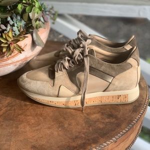 🤎Price Drop🤎 Burberry Field Sneakers